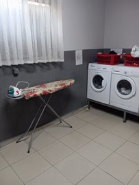 Avclar zel Piyano Erkek Pansiyonu