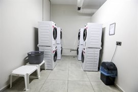 Academia Inn Kz Erkek Rezidans