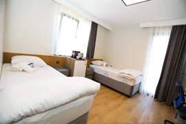 Academia Inn Kz Erkek Rezidans