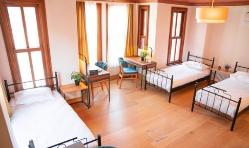 stanbul - Fatih, Akademi Erkek renci Pansiyonu - 3 Kiilik Oda