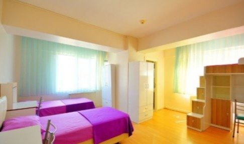 stanbul - Kadky, Bostanc Gazi 6 Kz renci Yurdu - 4 Kiilik Oda